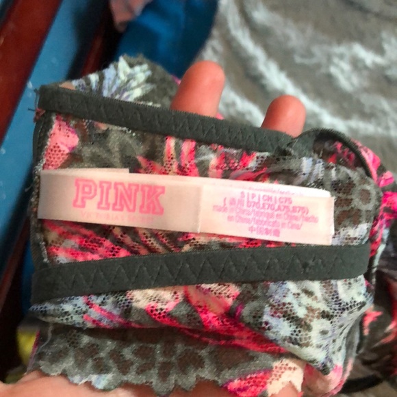 Tops - Picture 5 of 6